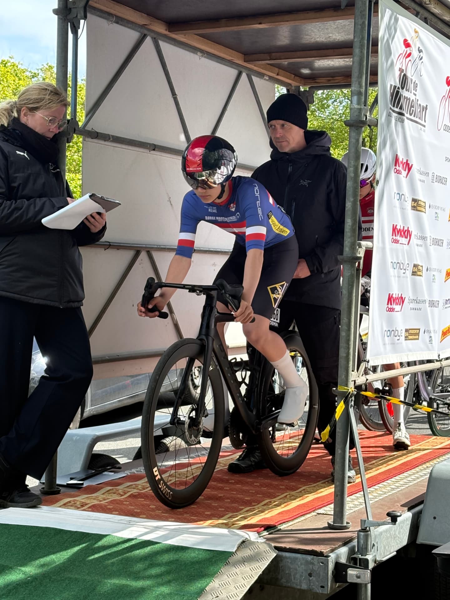 Mads klar i startrampen til en enkeltstart